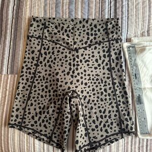 NVGTN Taupe and Black Leopard Print High-Rise Bike Shorts